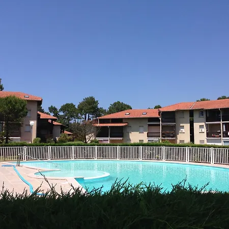 S-plage 02-soustons Joli Petit Avec Jardin Et Piscine Pour 4 Personnes Apartment